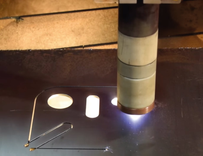Acciaio dolce da 3 mm, taglio con ossitaglio a 50 A su tavolo da taglio al plasma CNC Swift-Cut XP