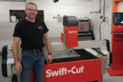 Cutters Machinery Sales är specialiserade på försäljning av kvalitetsanv nings begagnade kompakttraktorer, markvårdsutrustning och nyttofordon. Använda Swift-Cut Pro CNC plasmaskärning skärbord