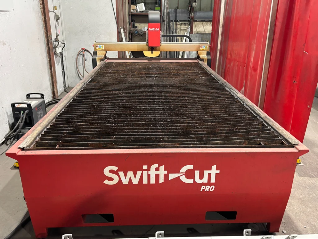De Swift-Cut Pro-tafel van Schlosserei Bierbaumer in de werkplaats