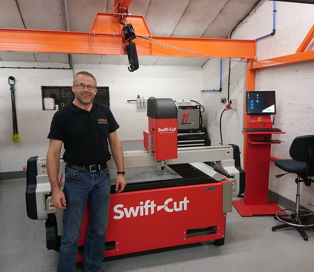 Cutters Machinery Sales Ltd med sin Swift-Cut skärmaskin