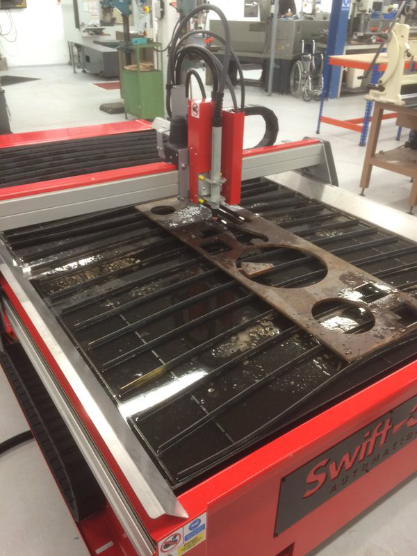 Maudslay Workshop vid Nottingham Trent University med sin Swift-Cut  skärmaskin drift