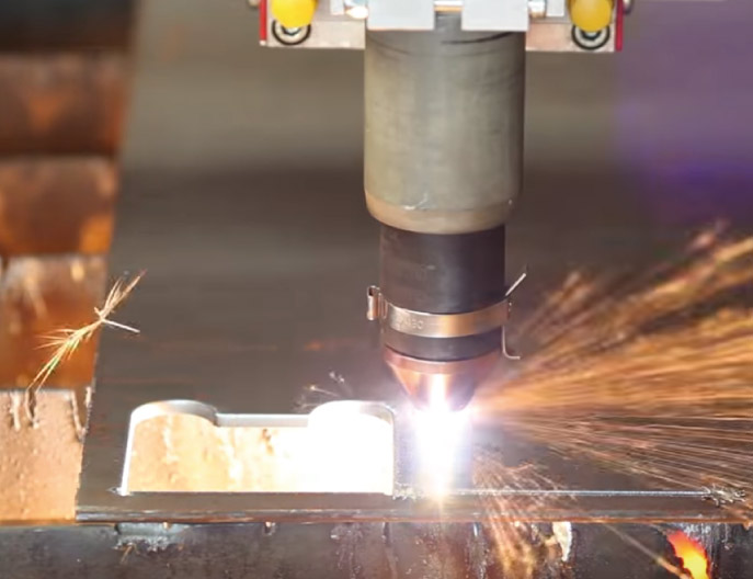 3 mm stål ampere, skuren på skärbord Swift-Cut CNC skärbord