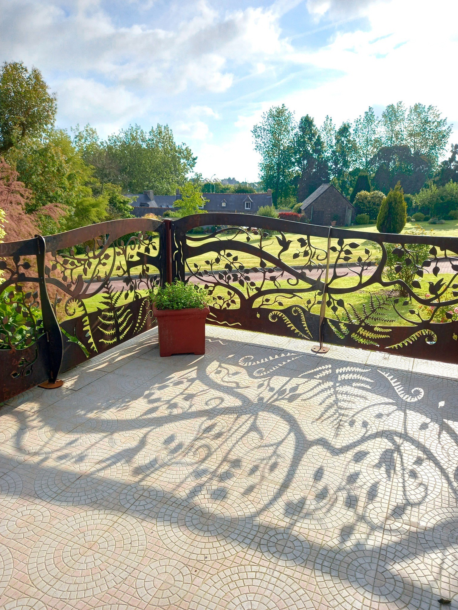 IJA Ferronnerie ornate metal design. cut out on a Swift-Cut Pro 3000 CNC plasma cutting machine