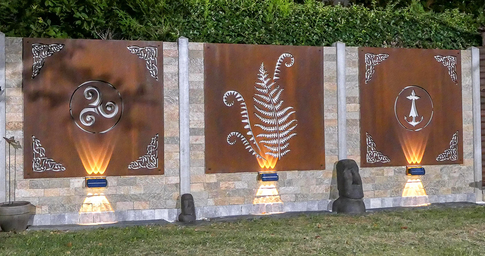 IJA Ferronnerie ornate metal design. cut out on a Swift-Cut Pro 3000 CNC plasma cutting machine