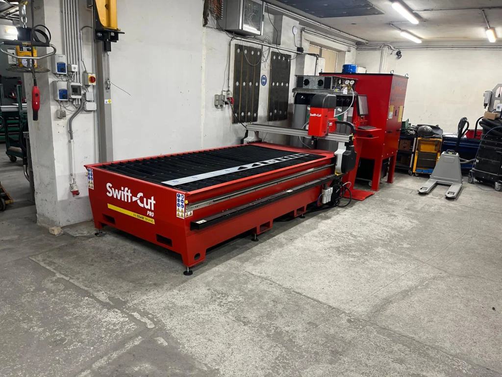 Swift-Cut distributor Kleineberg Maschinen installed a Swift-Cut Pro 2500 DD plasma cutting table in Austria, successfully delivering, installing, and commissioning all on the same day.